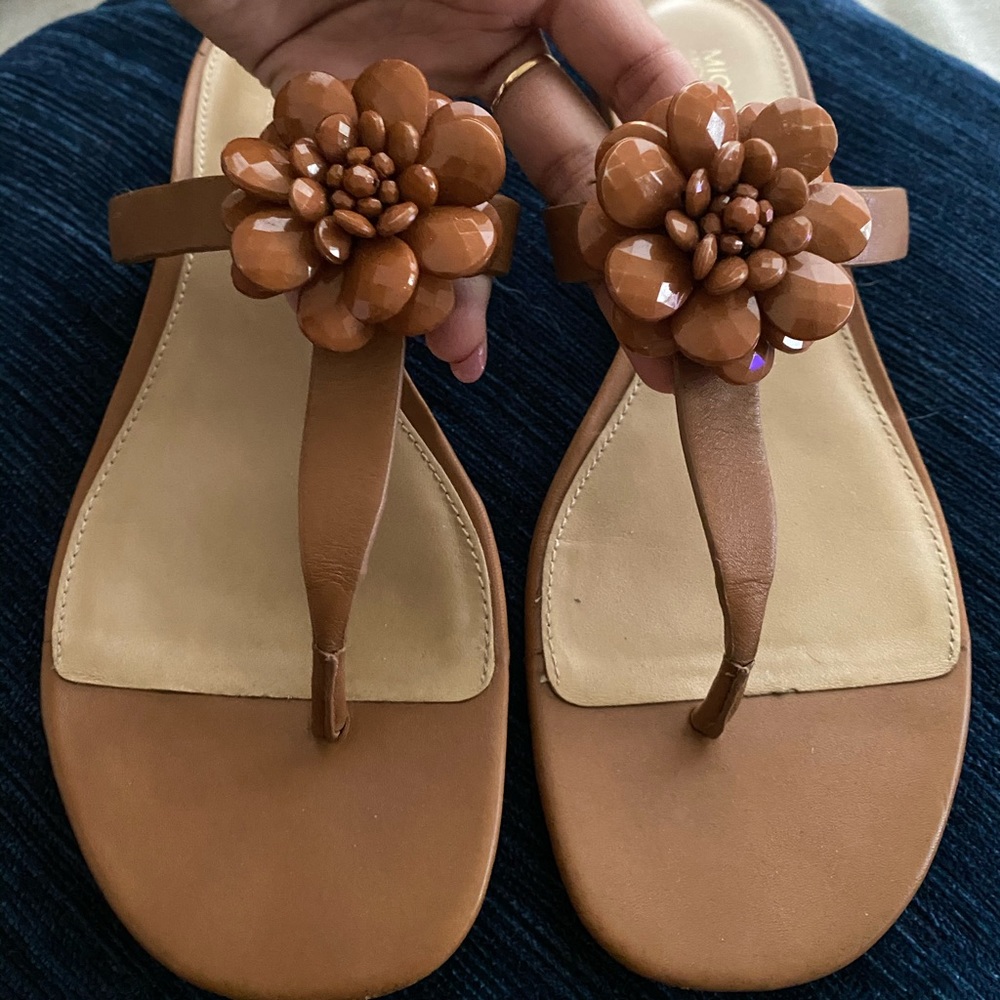 Light brown cute flats..like new!